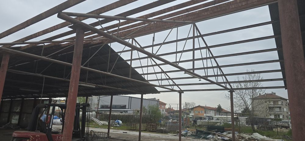 Метално хале....