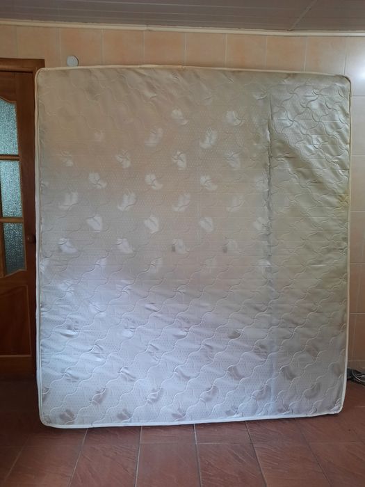 Двухспальный матрас б/у