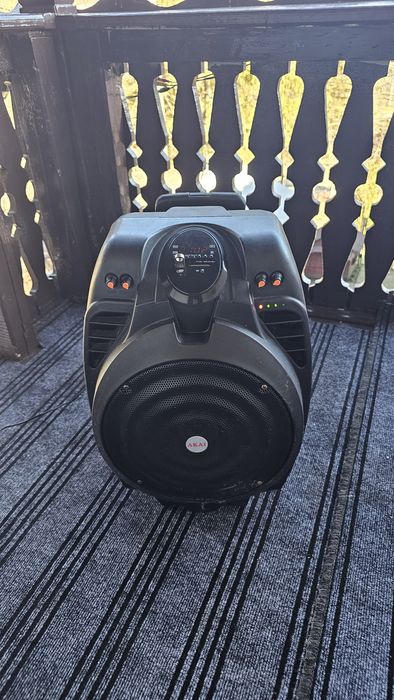 Vand sau schimb Boxa Akai ss023 in stare buna