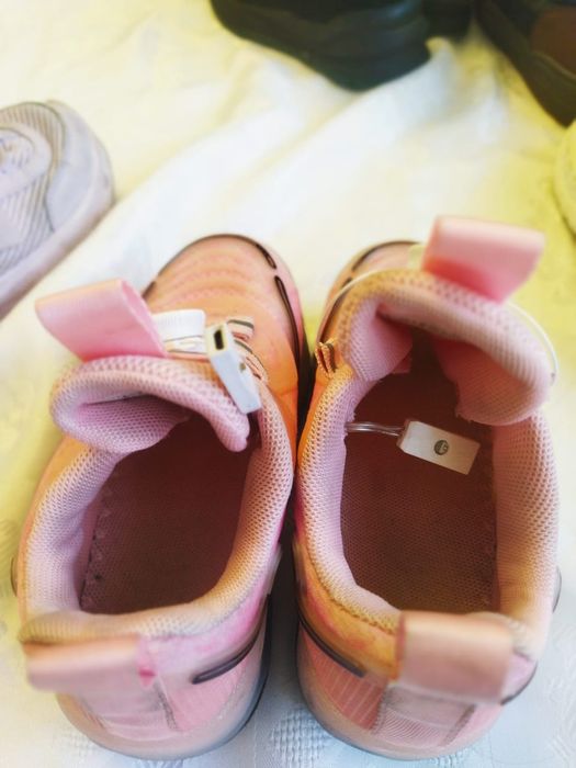 Детские кроссовки с колёсиками