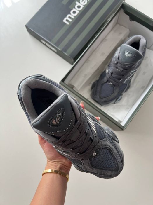 New Balance 9060 - Magnet