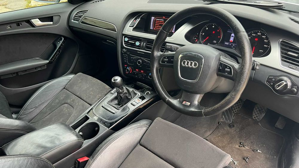 Dezmembrez/Dezmembrari Audi A4 B8 S-line 2.0 Tdi CAGA 143cp 2009 LX7V