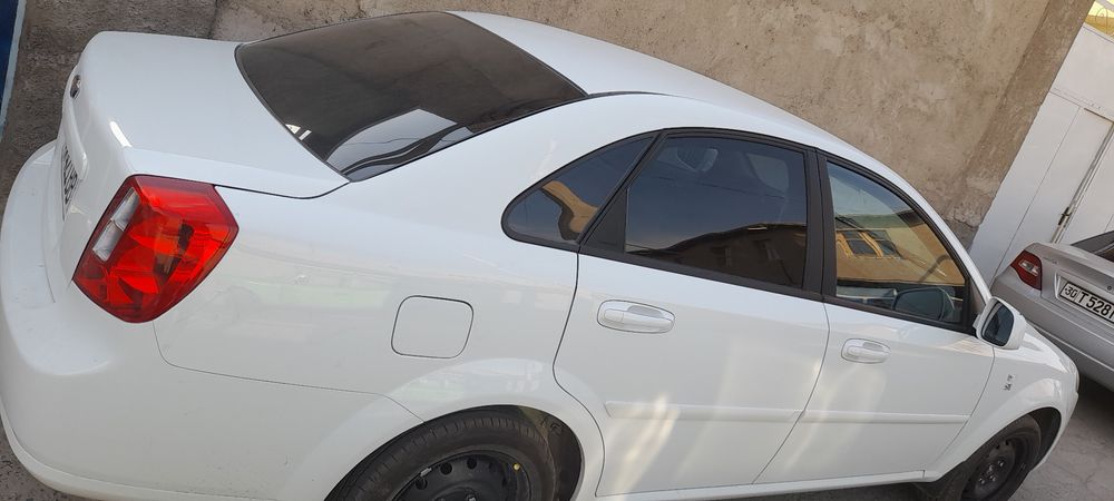 Mashina sotiladi jentira