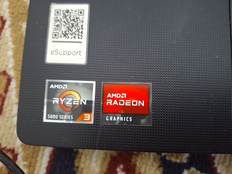 Ноутбуг lenovo  сатылады. Багасы 120000