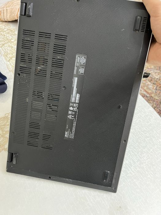 Acer noutbook holati rasmda