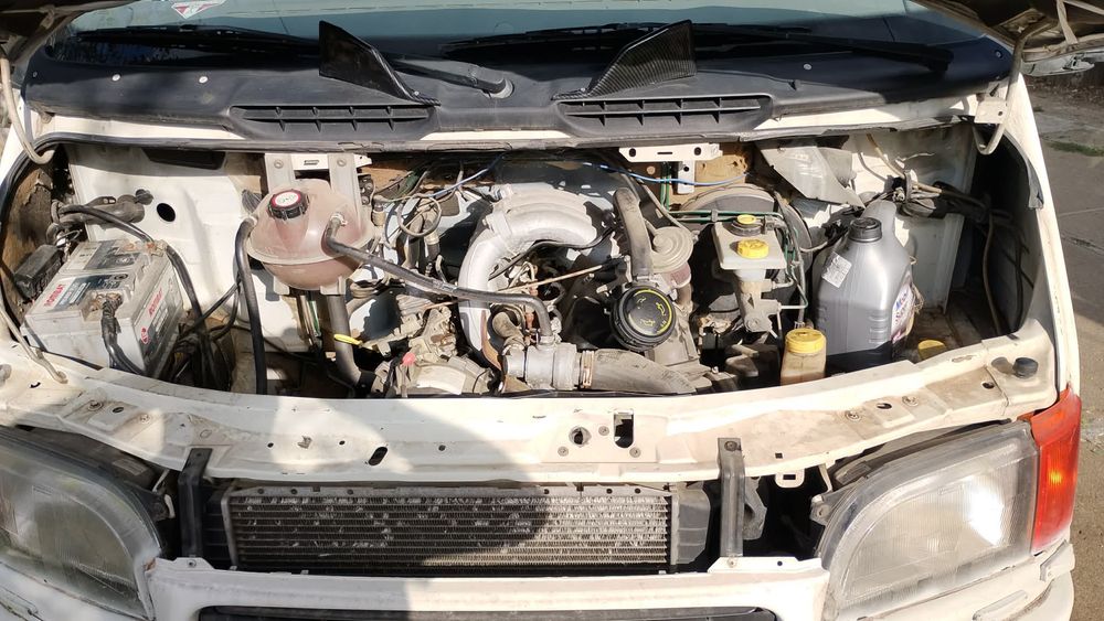 Autoutilitara Ford Transit 2.5 Diesel Benă