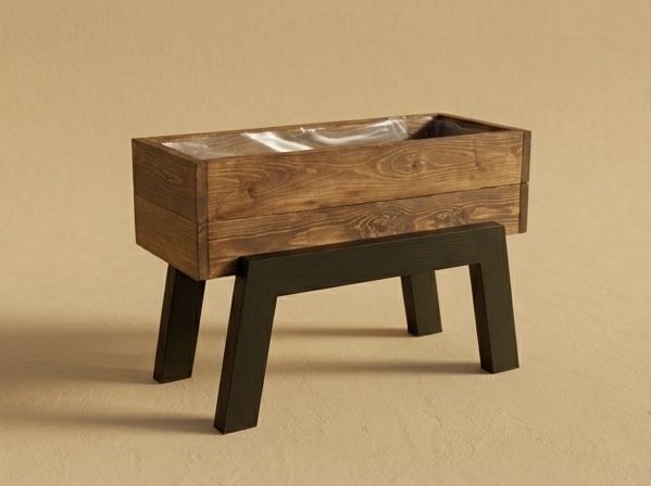 Jardiniera din lemn reciclat pe comanda