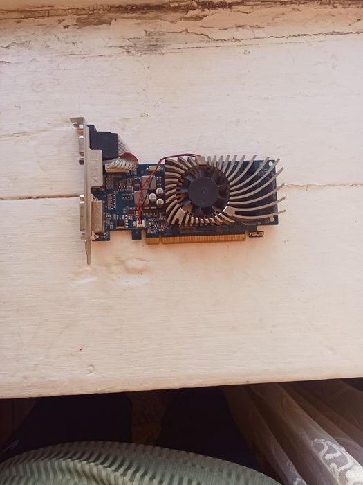 Видеокарта GT620
