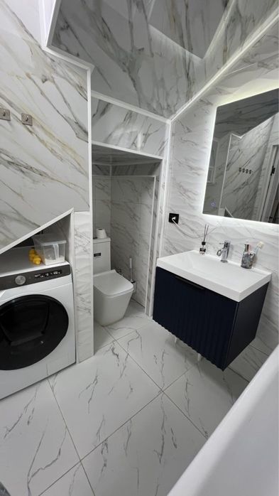 Раковина, ванна, унитаз, душевой гарнитур