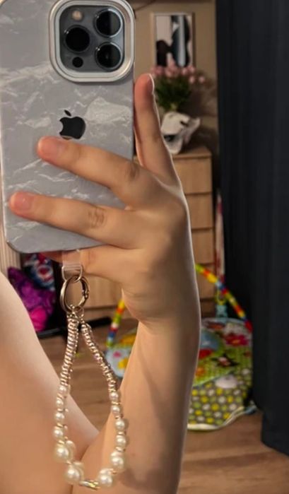 Браслет брелок  для чехла на телефон