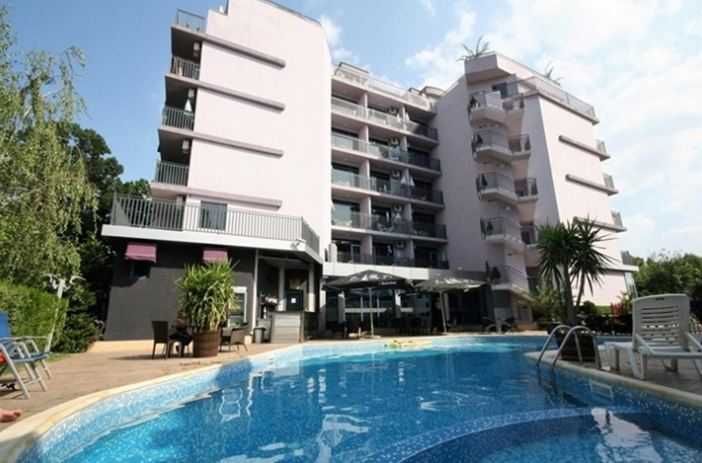 Продава се Тристаен апартамент в к.к. Слънчев бряг - 115 кв.м за 1435 €/кв.м - Снимка #13