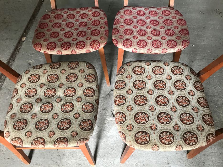 4 scaune sau 2 fotolii vechi / vintage / retro din lemn masiv