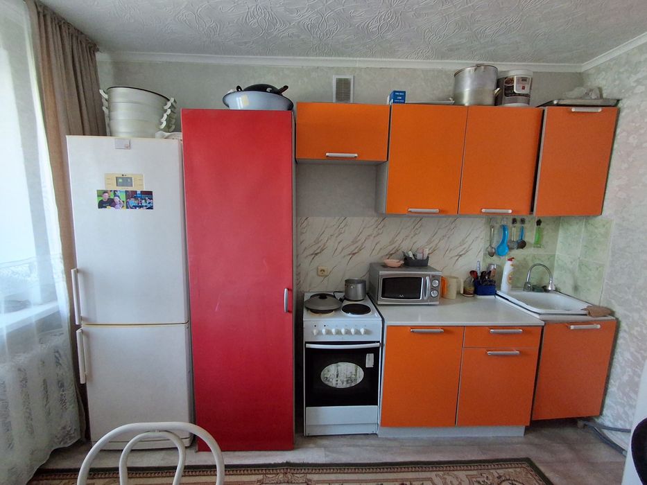 Продам кухонный гарнитур 2,70 срочно
