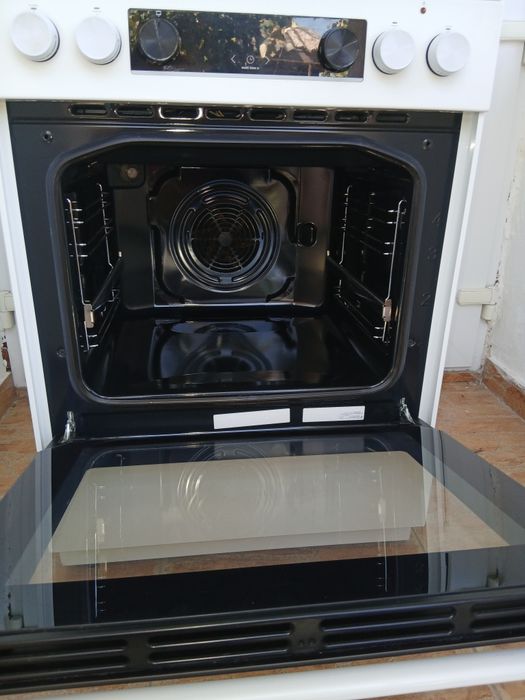 Aragaz Gorenje plita pe gaz si cuptor electric cu 10 functii