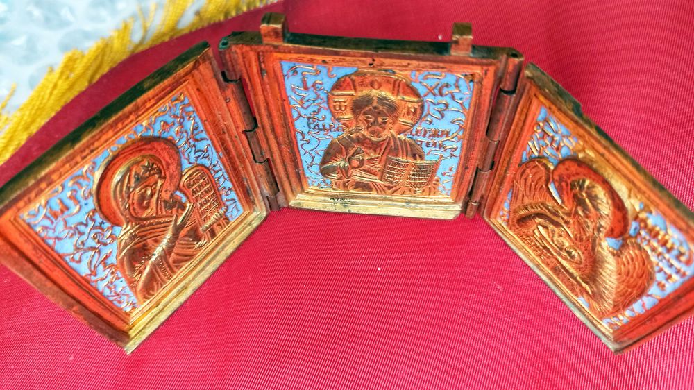 Старинный складень.