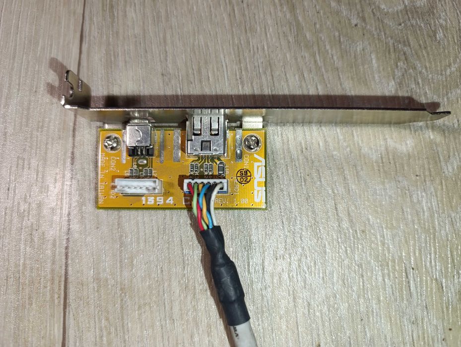 Планка расширения ASUS IEEE 1394 Interface на заднюю панель корпуса