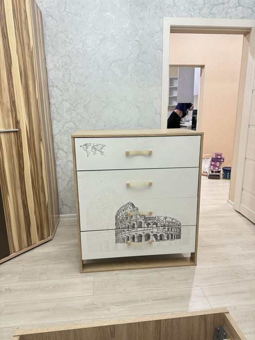 Кровать с комодом
