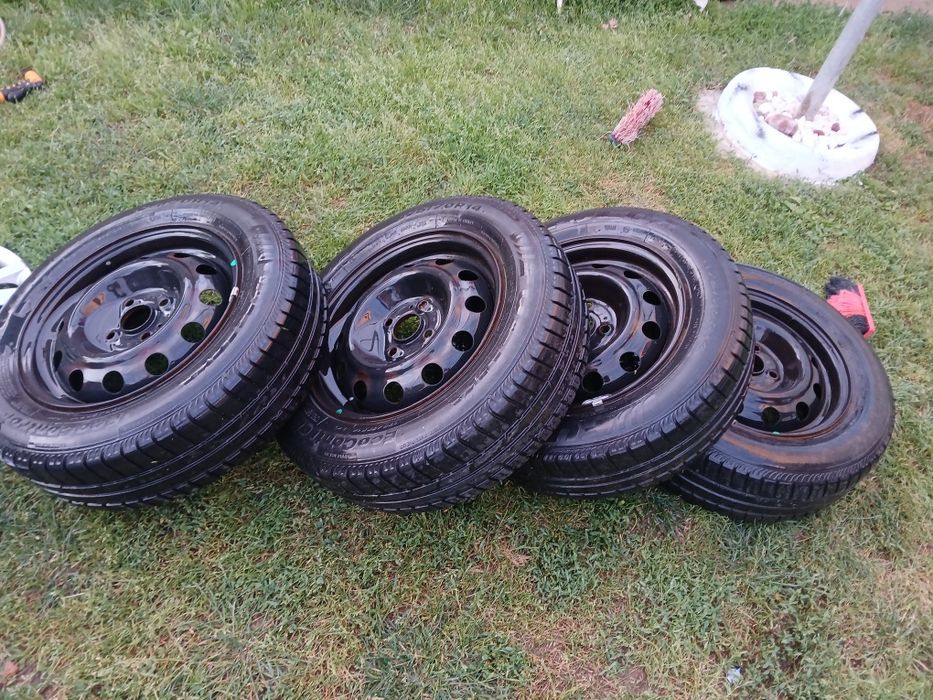 Jeante cu cauciucuri houndai