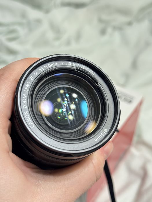 Продам Canon EOS M50 Kit (18-150mm)