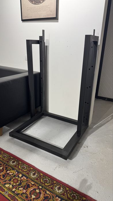 Стол из качественного дерева