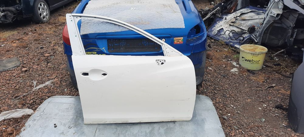 Предна дясна врата за мазда 3.