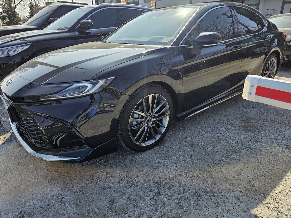 Toyota Camry 80 kuzof. Gibrid. Yili 2025. Yurgani 4500. Narxi 41200