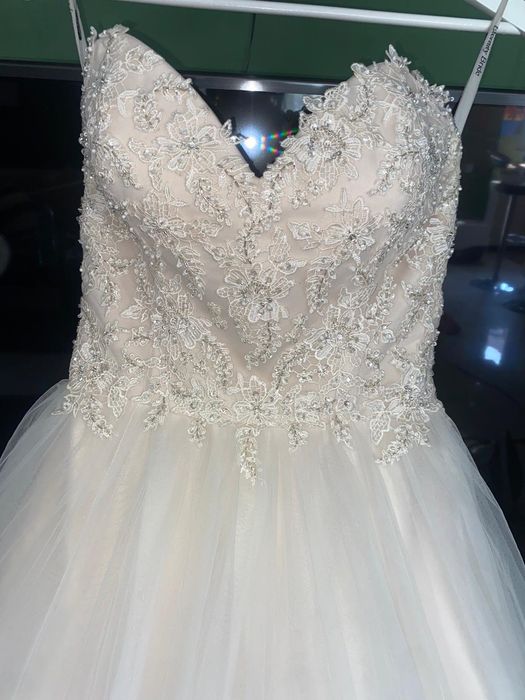 Vând rochie de mireasa noua