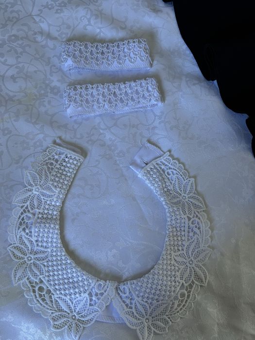 Темно-синяя школьная форма для выпускниц