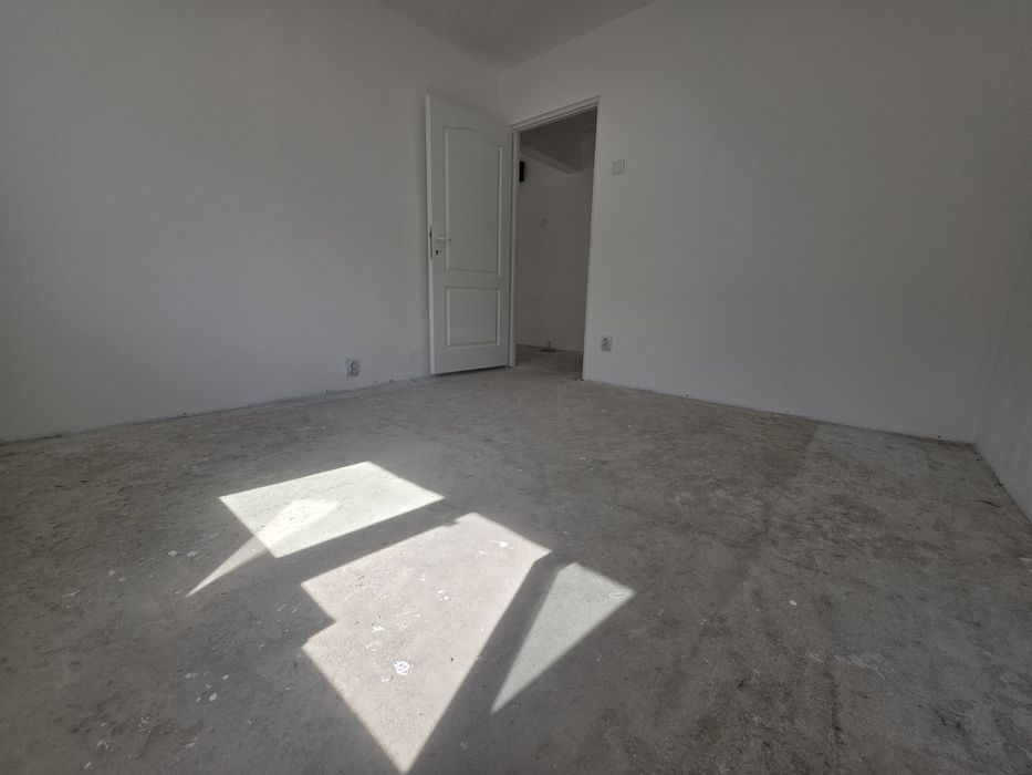 Apartament 3 camere etajul 2 .se predă finisat! Parchetul, gresia și faianța sunt incluse în preț, la alegerea cumpărătorului