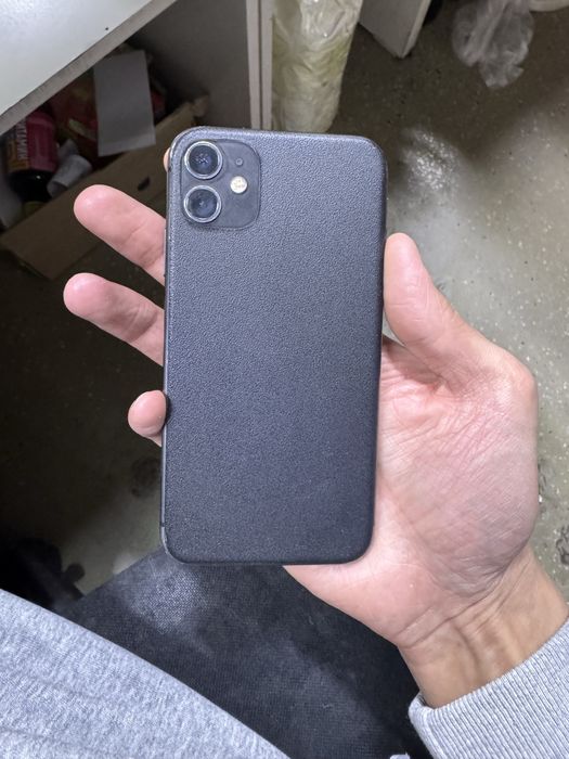 Продам iphone 11 128gb все работает