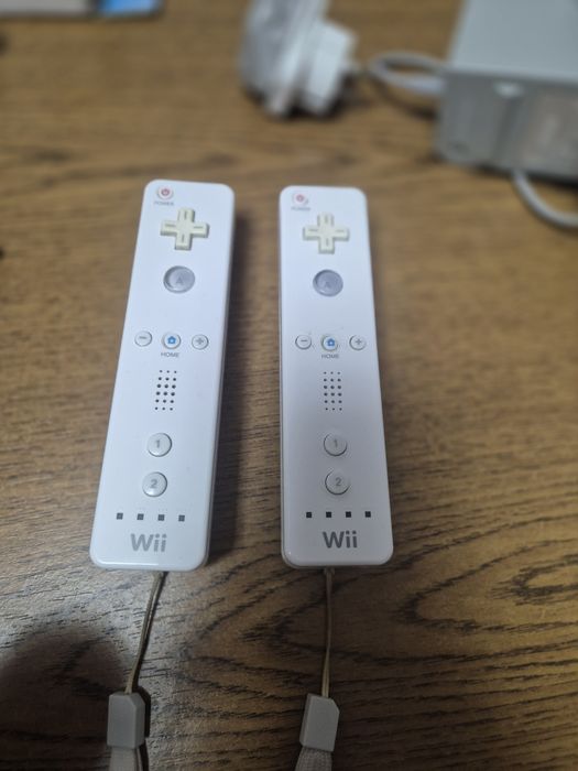 Nintendo Wii Modat, 350 jocuri, 2 Manete, 1 Nunchuck, HDMI si Accesorii, Pachet complet