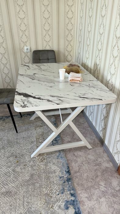 кухонный обеденный стол