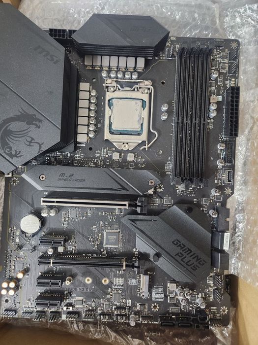 Z490 msi ideal holatda holati zor