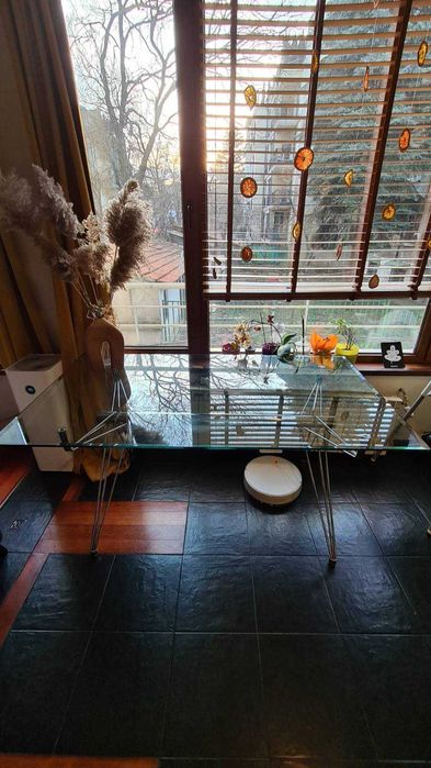 Дизайнерска италианска висока стъклена трапезна маса