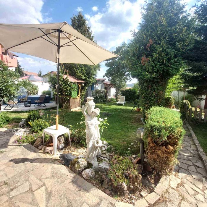 Дава се под наем Къща в с. Змейово, Област Стара Загора - 120 кв.м за 612 € - Снимка #21