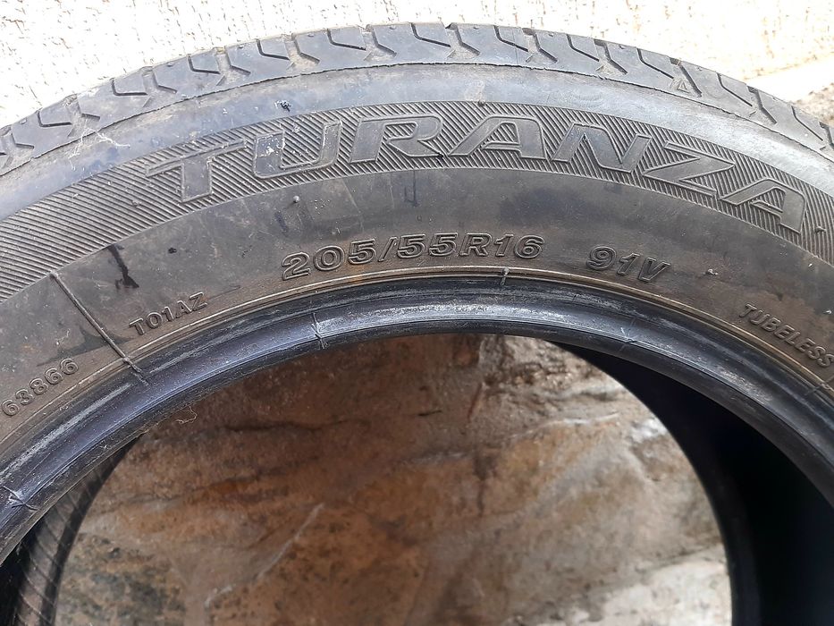 Anvelope Vara 2 bucati 205 55 r16v pret ambele brigestone turanza