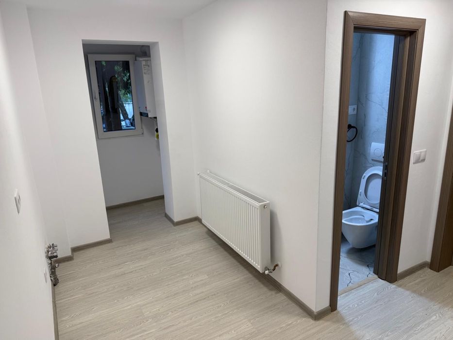 Chirie spatiu comercial 2cam Zona Sf. Vineri