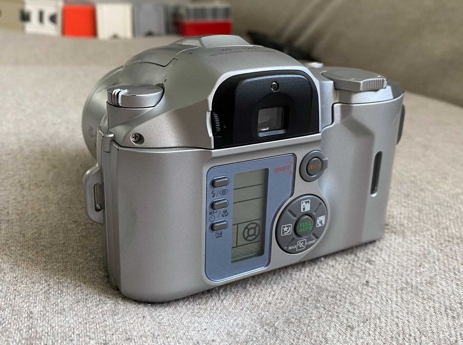 Aparat foto pe film Olympus IS 500 35MM zoom 28-120 MM 4X - colectie