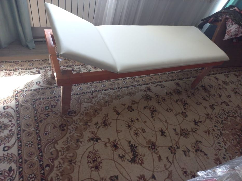 Продается физиотерапевтическая кушетка