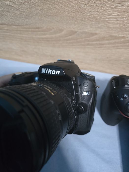 Vand tot echipamentul-Aparate nikon dslr si obiective