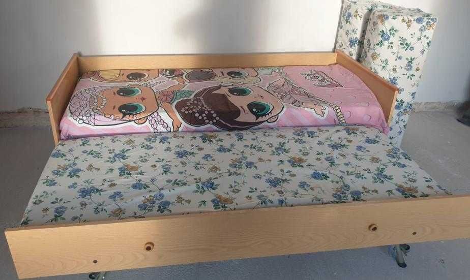 Canapea extensibila schelet metalic