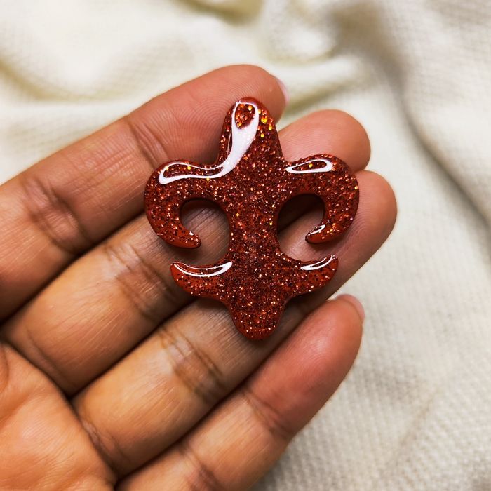 Брошь в национальном стиле