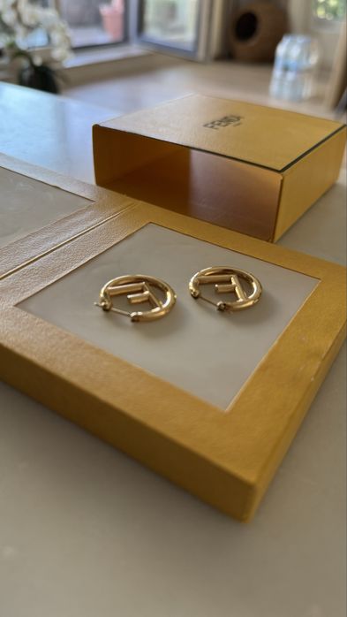 Fendi F is Fendi обеци халки