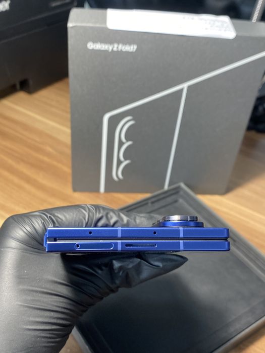 Samsung Galaxy Z Fold7 • 256 GB •Blue Shadow