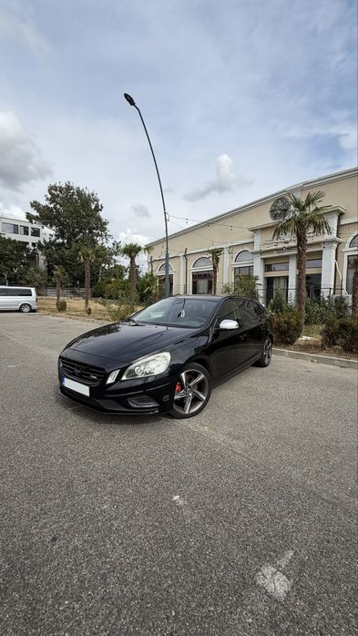 Volvo V60 R-Design 1.6 T4 Benzină