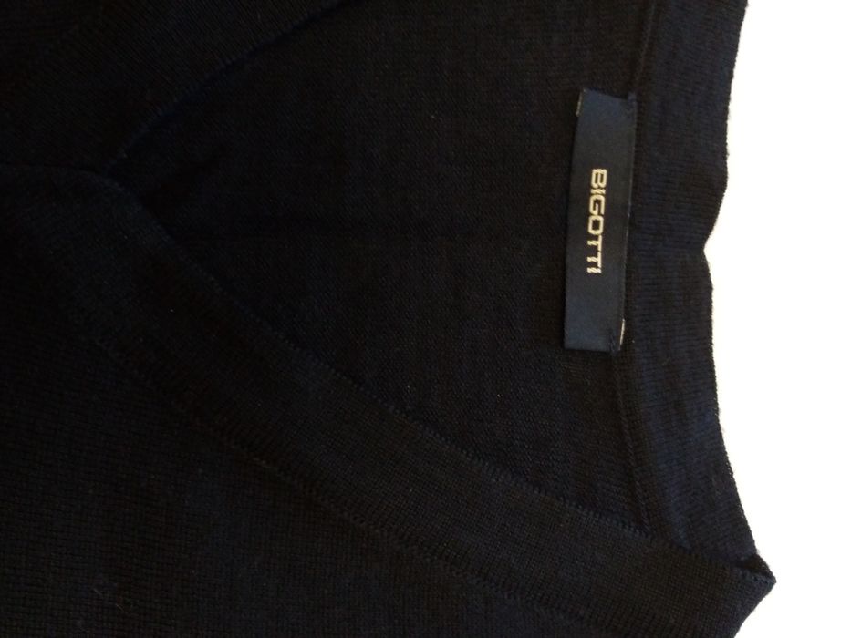 Vestă culoarea neagră, cu anchior, marca BIGOTTI.