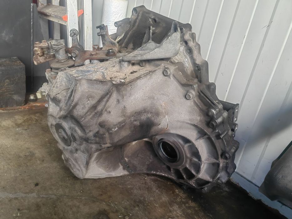 Ръчна скоростна кутия  за Тойота Авенсис T25 D-cat - 6степенна