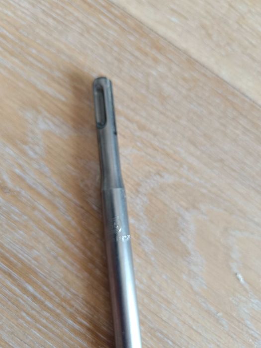 Burghiu și dalta beton