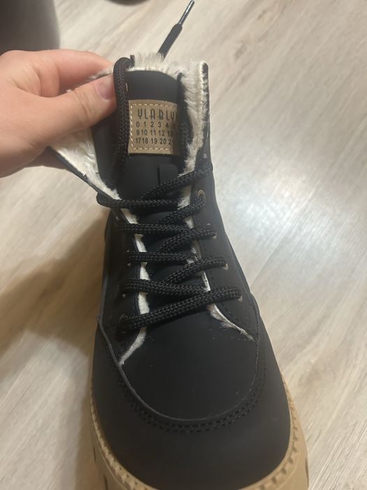 Женские зимние ботинки