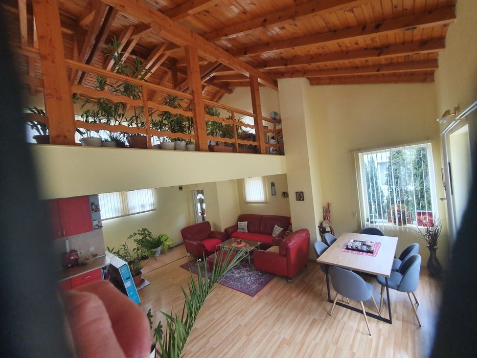 Под наем вила на 200м.от минералният гейзер